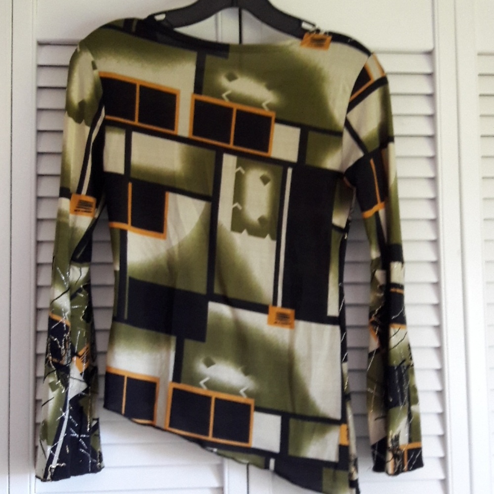 Asymmetrical Top - Picture 3 of 9